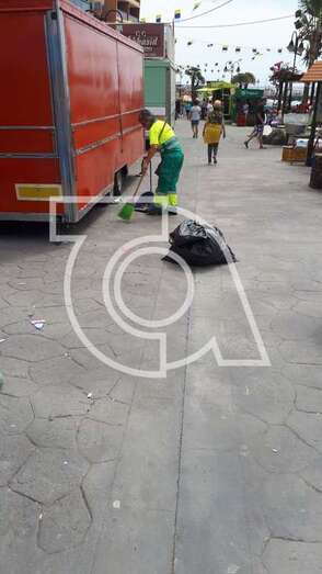 Limpieza ha activado un servicio especial para retirar la suciedad en Melenara (Foto TA)